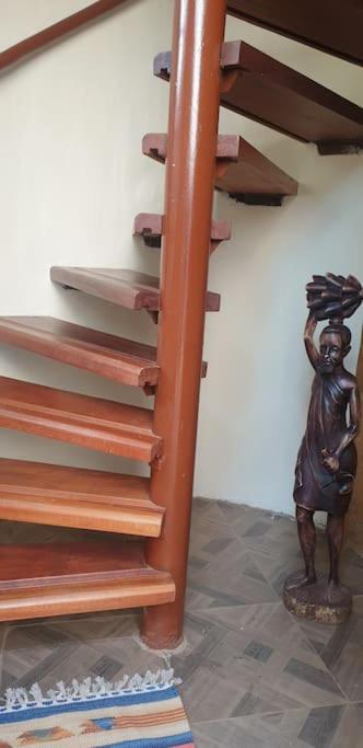 The Annex At 64 : Cozy, Rustic Cottage/treehouse * Nairobi