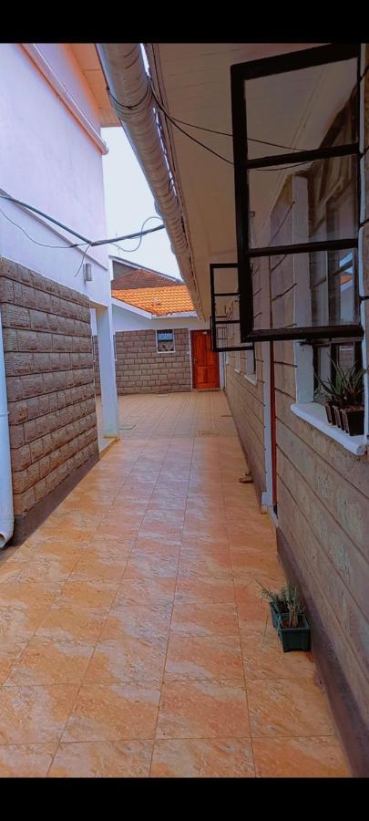 Kathy's Place In Runda Apartment *