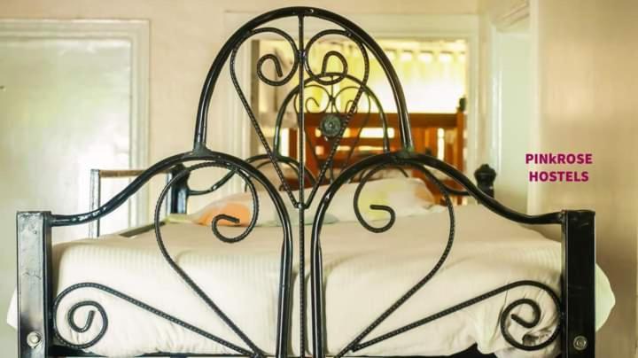 Hostel Pinkroses Gardens