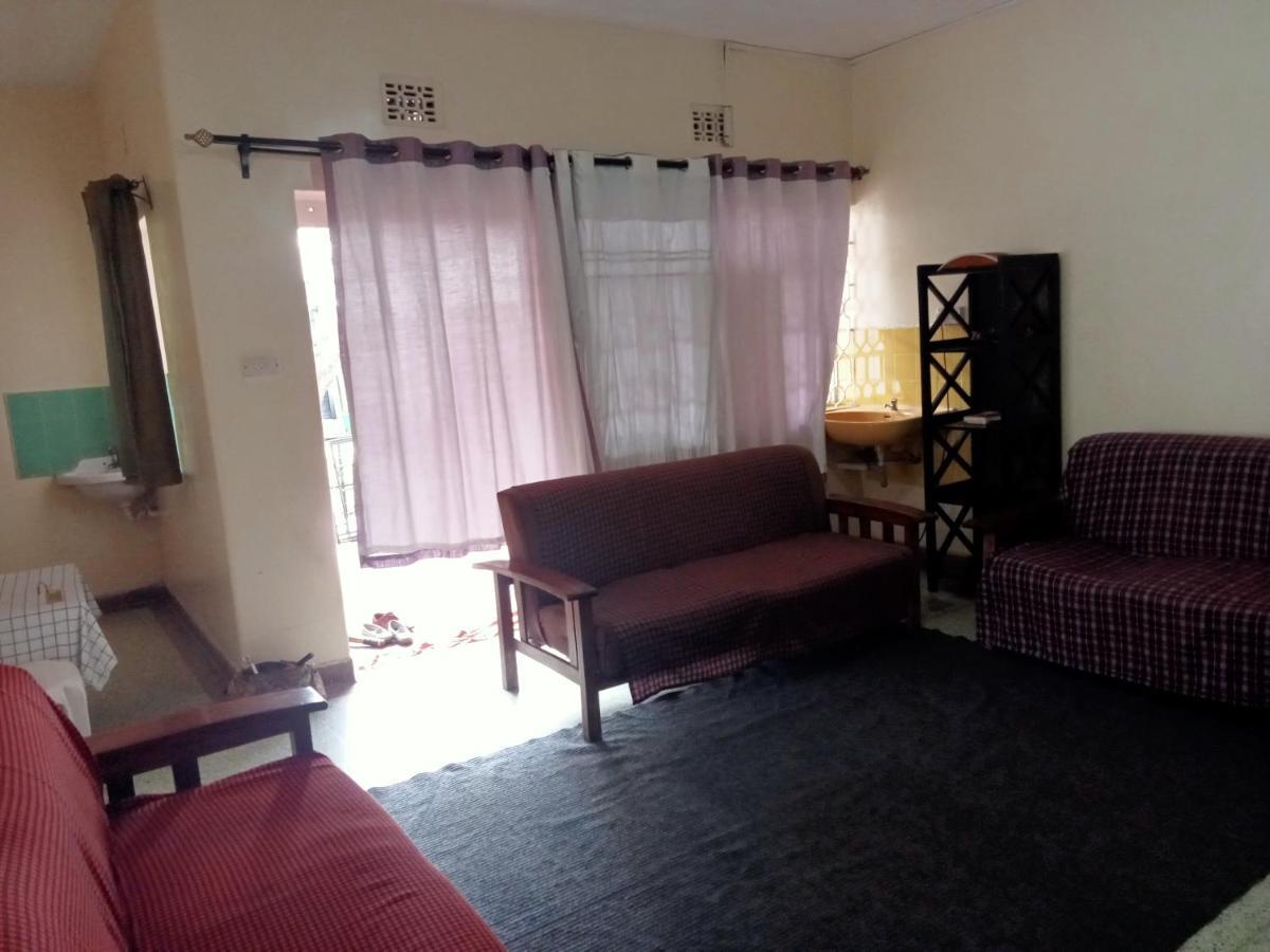 Pinkroses Gardens Hostel