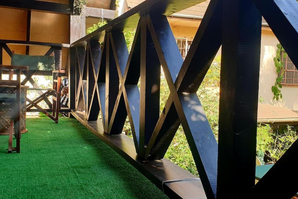 The Annex At 64 : Cozy, Rustic Cottage/treehouse Chalet Nairobi