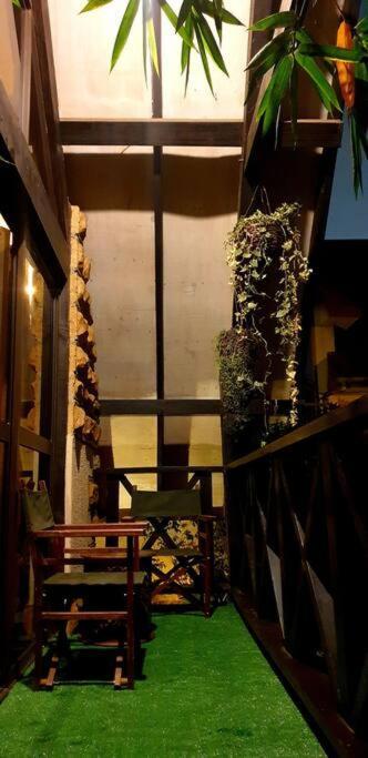 The Annex At 64 : Cozy, Rustic Cottage/treehouse *