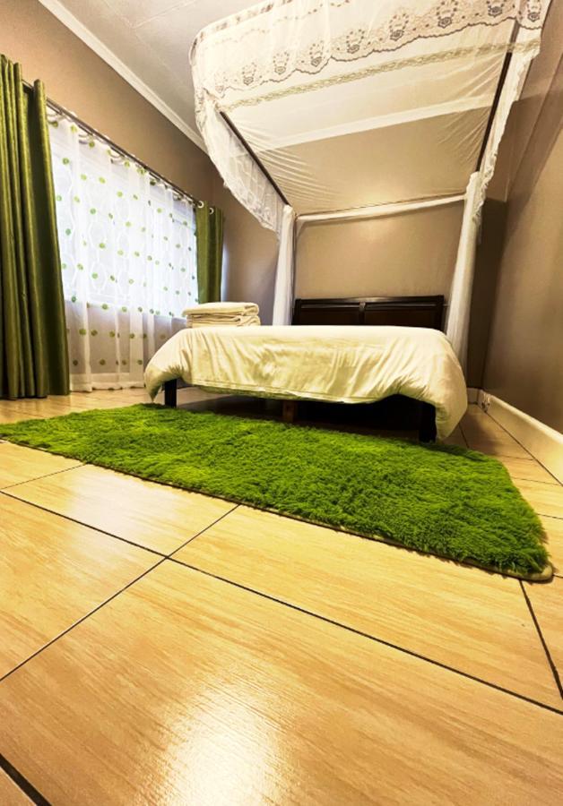 Juke's Serene Westlands Villa