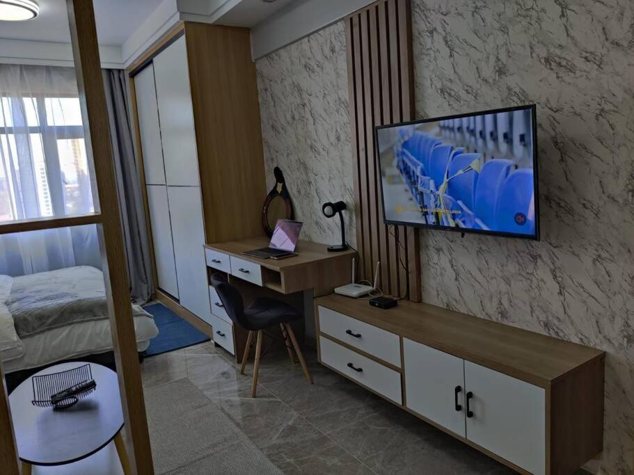 Cozy Little Nook With Views In Kilimani
