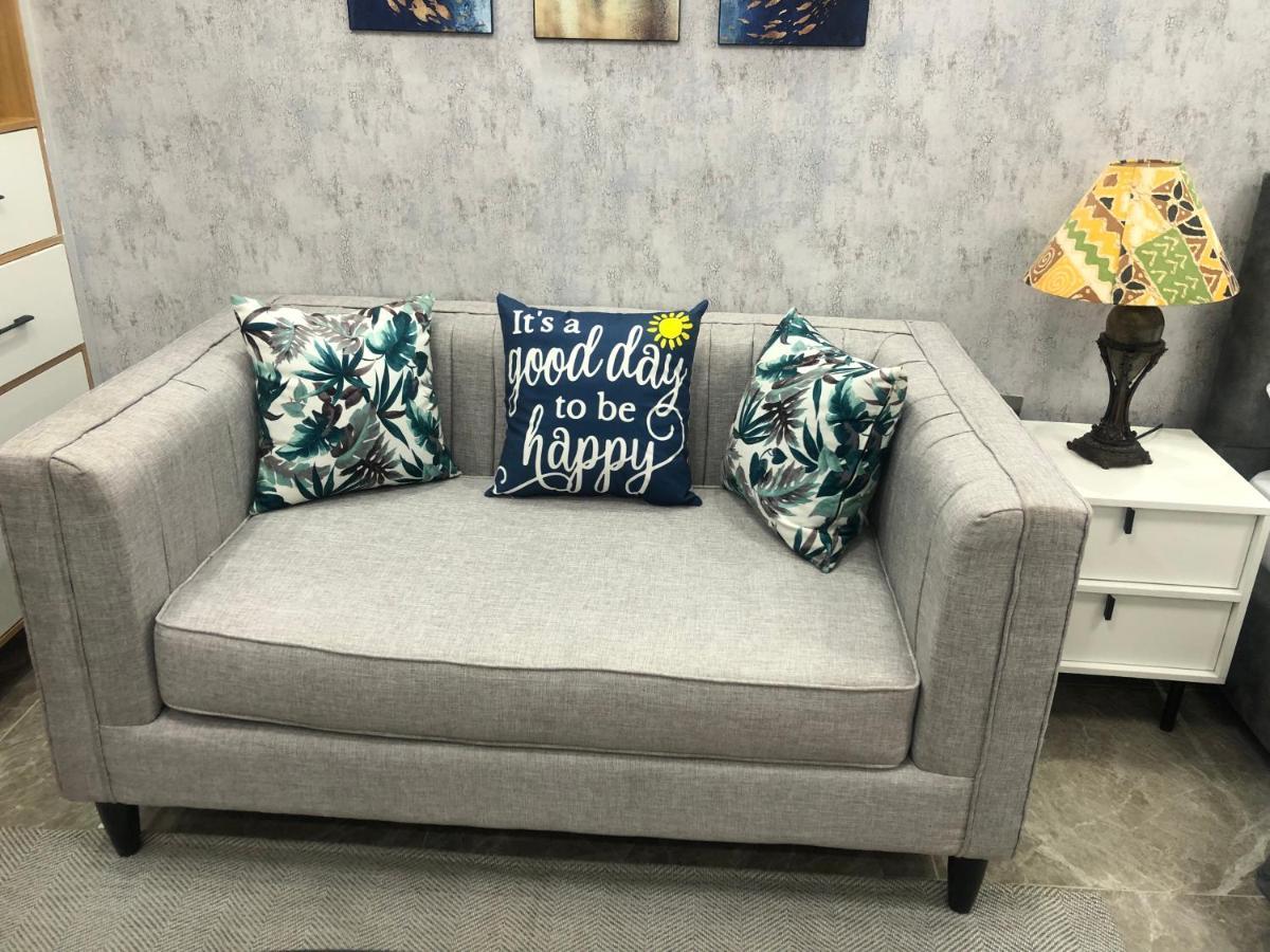 Cozy Little Nook With Views In Kilimani Apartment