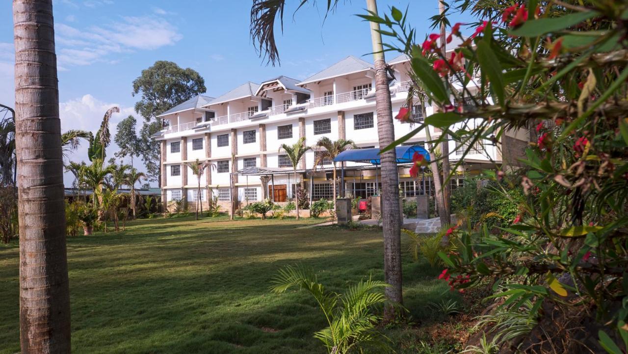 Tobriana Hotel 3*
