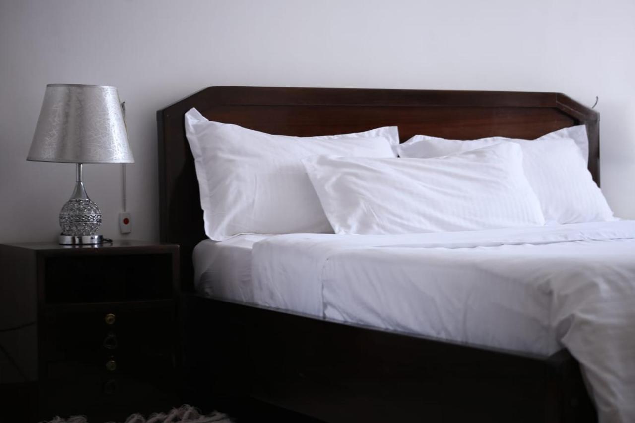 Lantana D6 * Nairobi