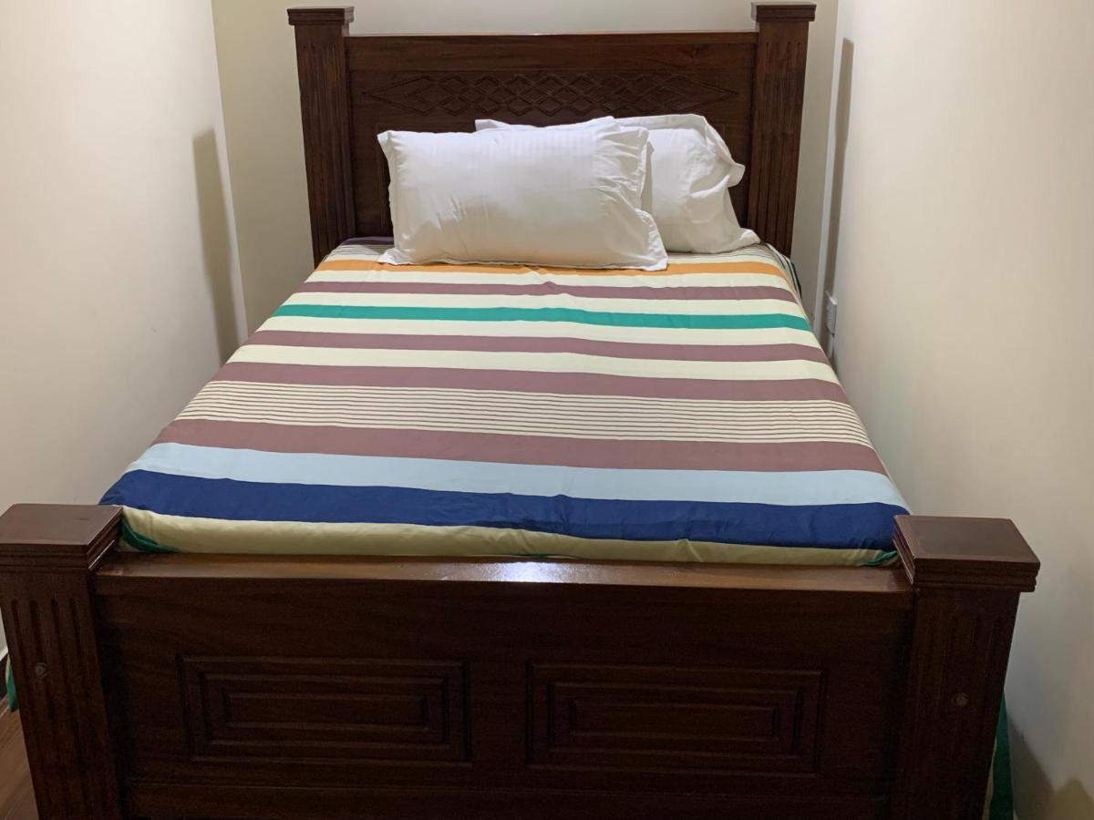 New Luxury Close To State House Apartment