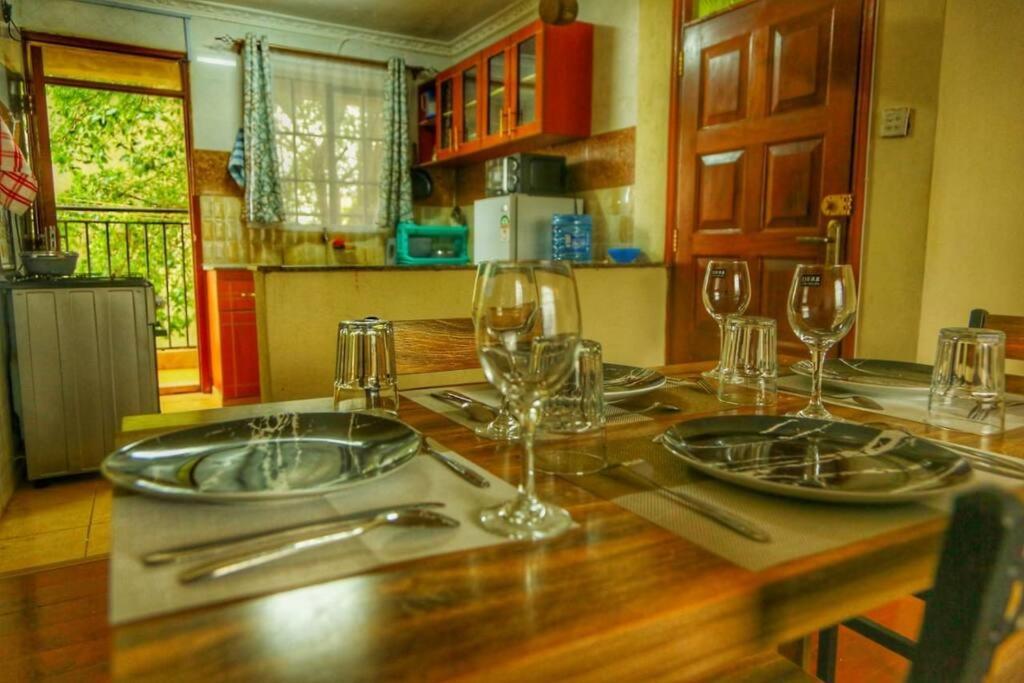 Damview Apartment *