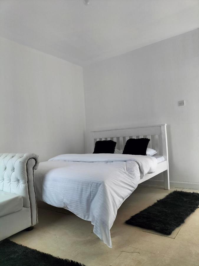 Johari And Shared Westlands Apartment