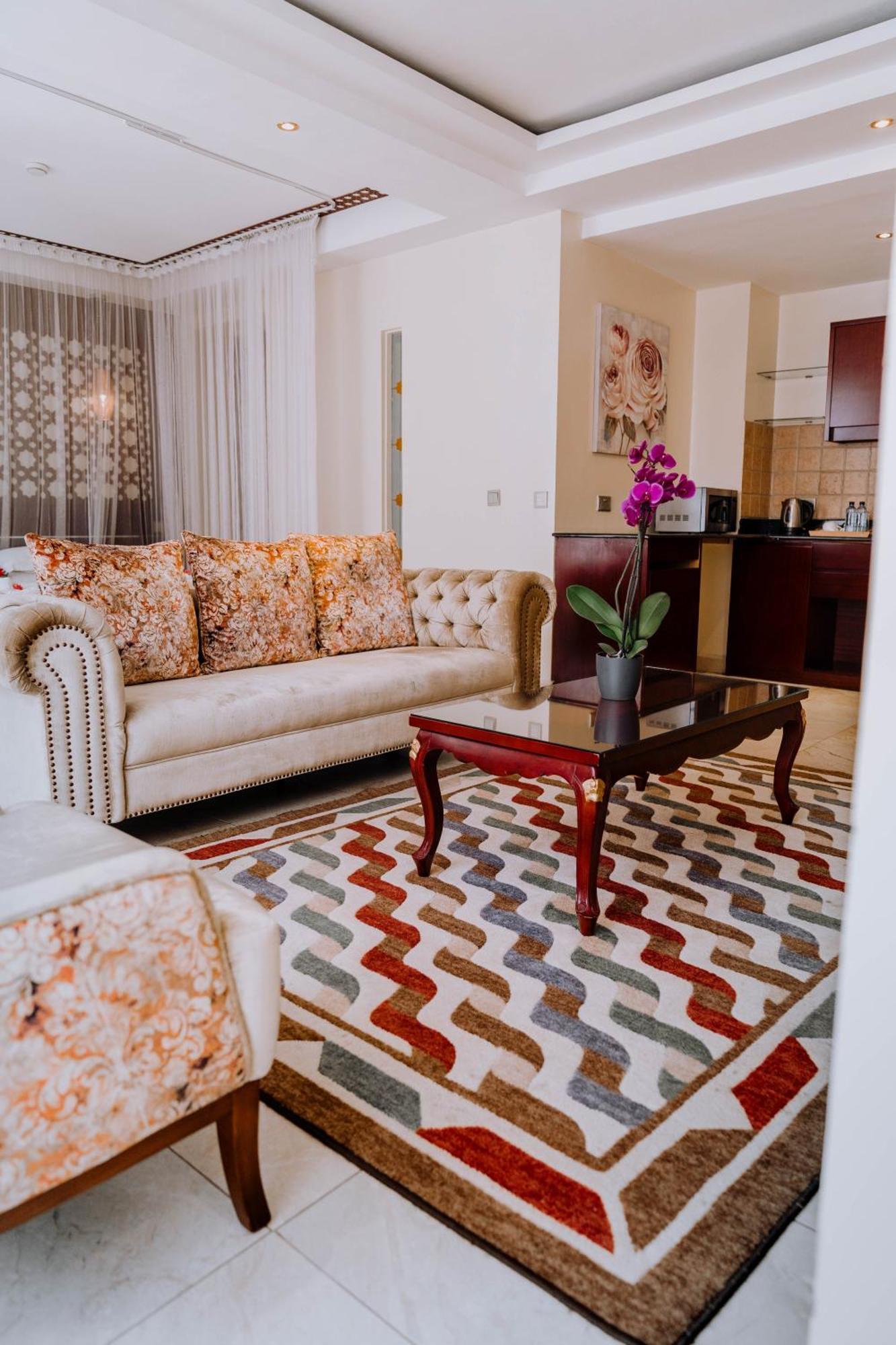 Hotel Saab Royale 3*