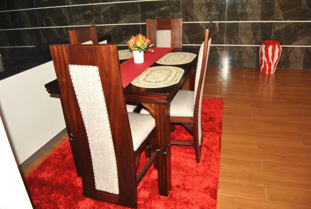 Complete Specious And In - Kilimani Apartment Nairobi