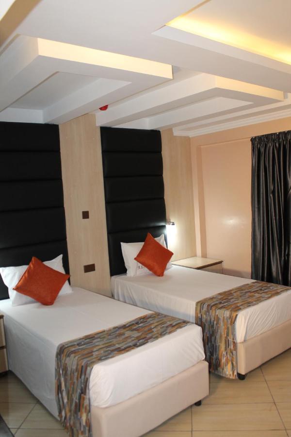 Airport Landing Hotel 3*