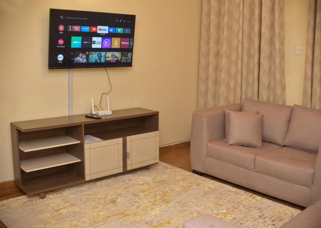 Apartment 2 Bedroom At Astrol Apartments, Opposite Garden Mall *