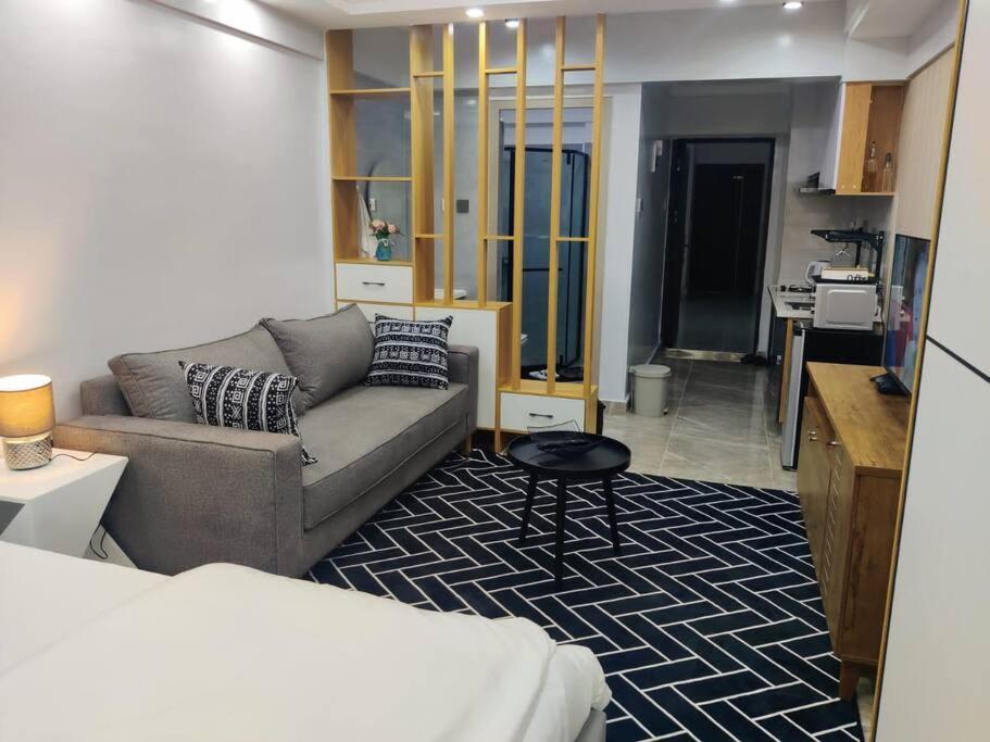 Quaint Little Nook In Kilimani Apartment