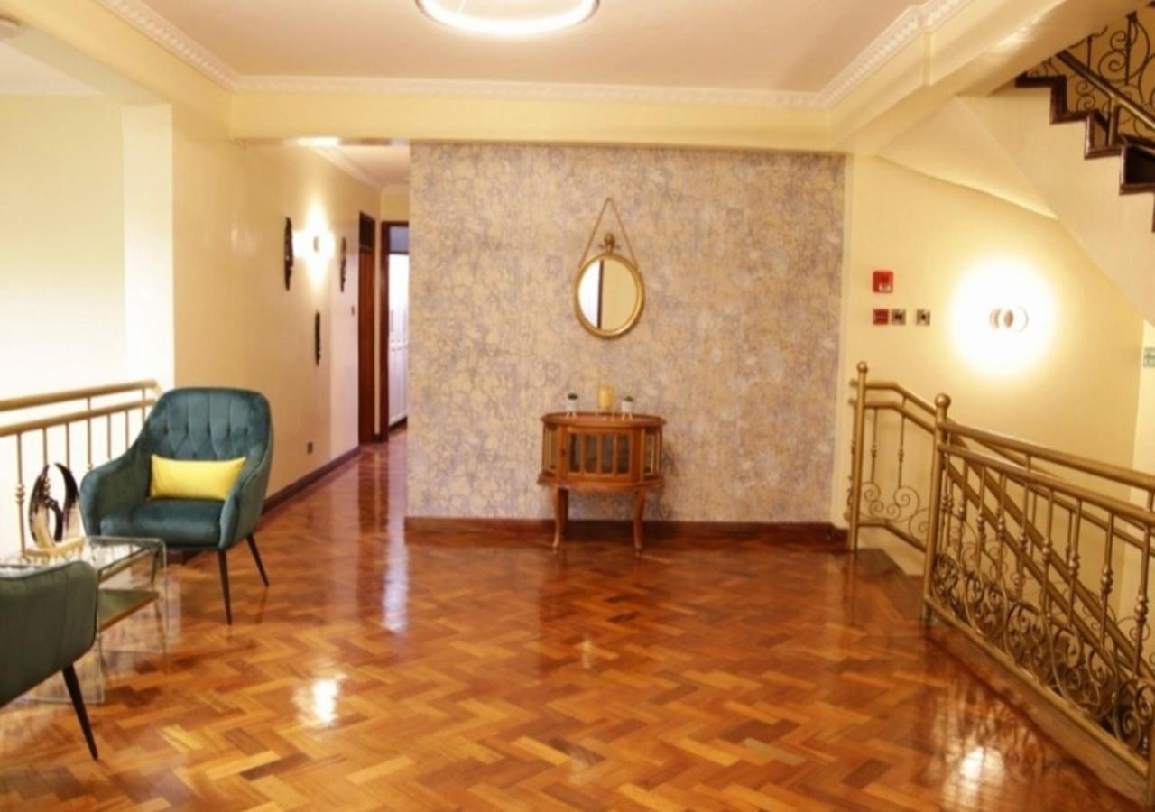 Smothers Suites And Restaurant Hotel