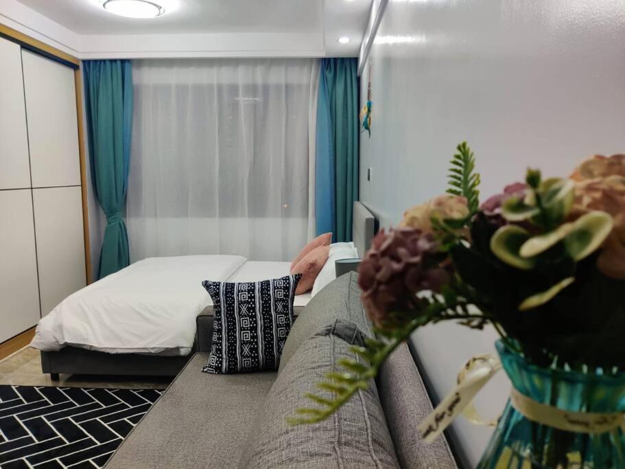 Quaint Little Nook In Kilimani Apartment *
