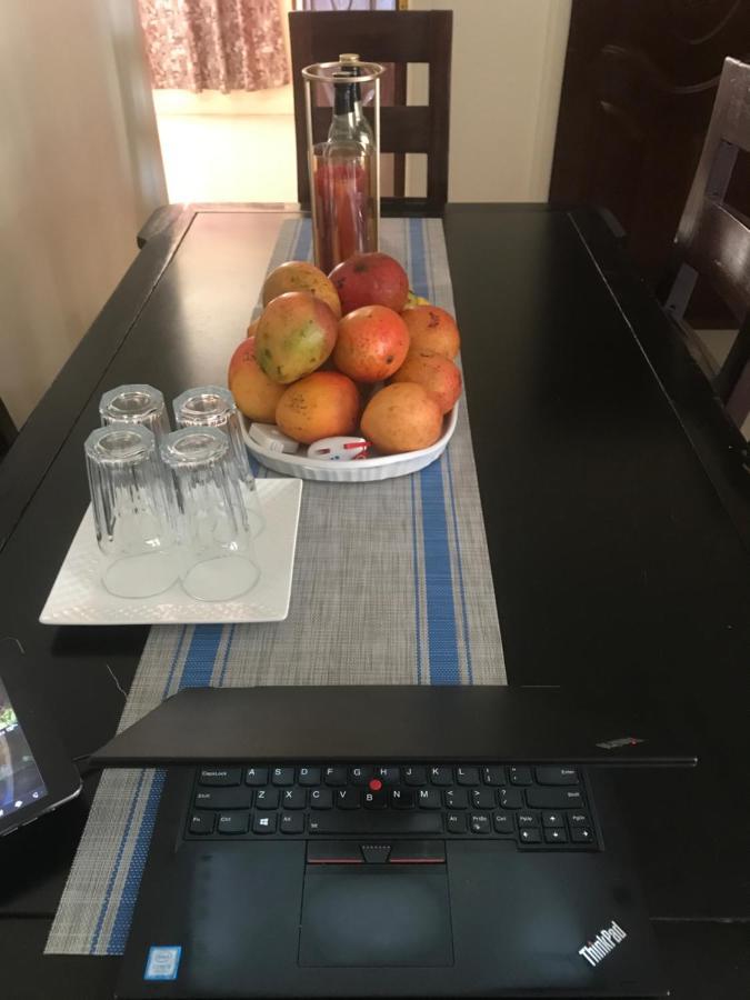 Mambo Coffee Residences At Kings Millennium Apartments- 3 Bedroom Apartment, Full Unit - 7km To Jki Airport, 7km To Cbd * Nairobi