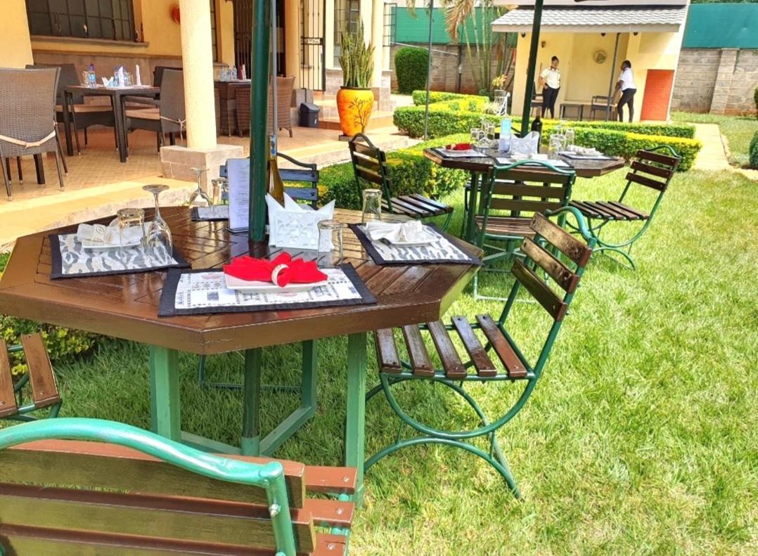 Smothers Suites And Restaurant * Nairobi