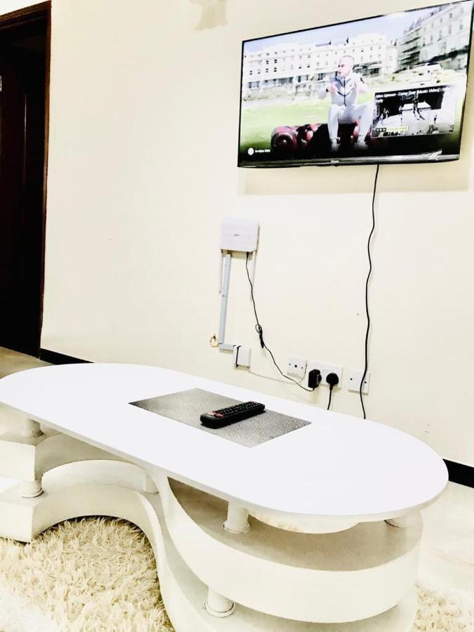 Lux Dennis Pritt Business Kilimani * Nairobi