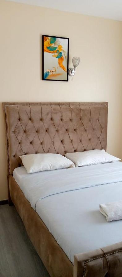 Lux Sandalwood Business Apartment