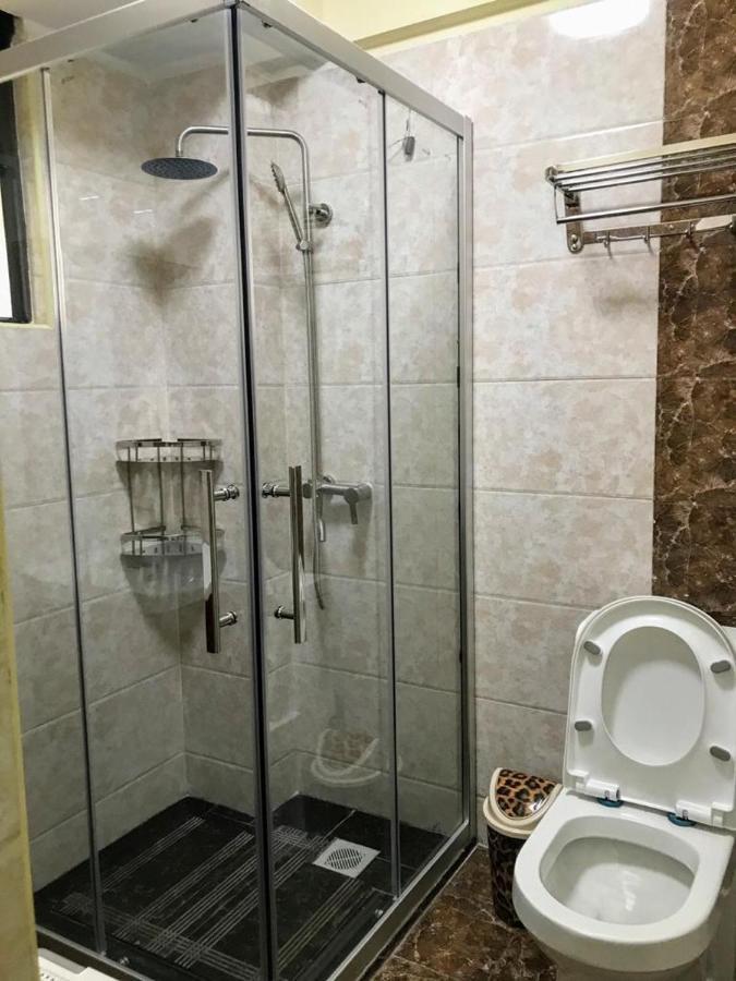 Lux Dennis Pritt Kilimani
