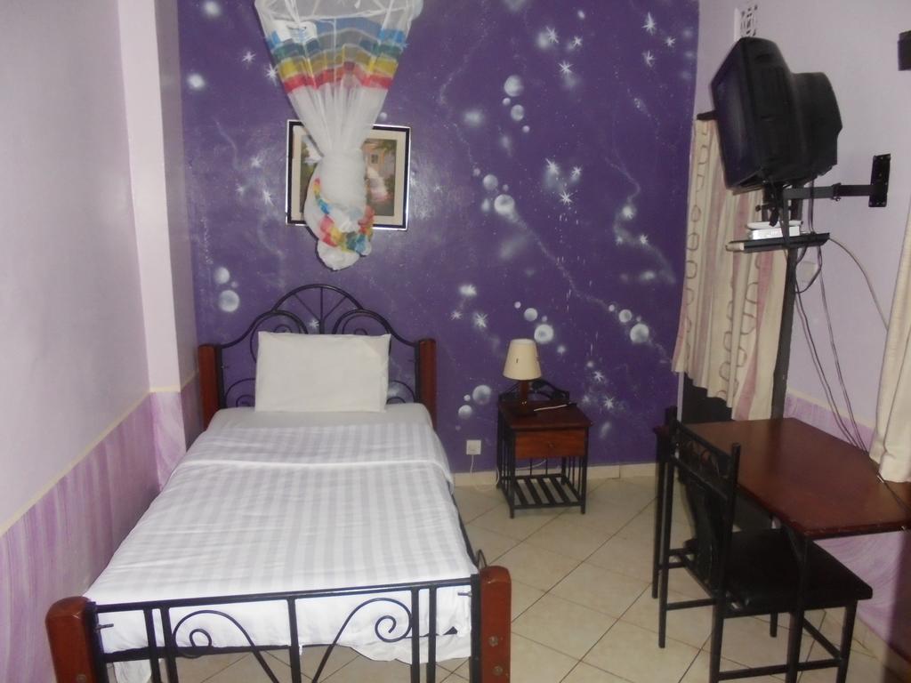 Angaza 3*