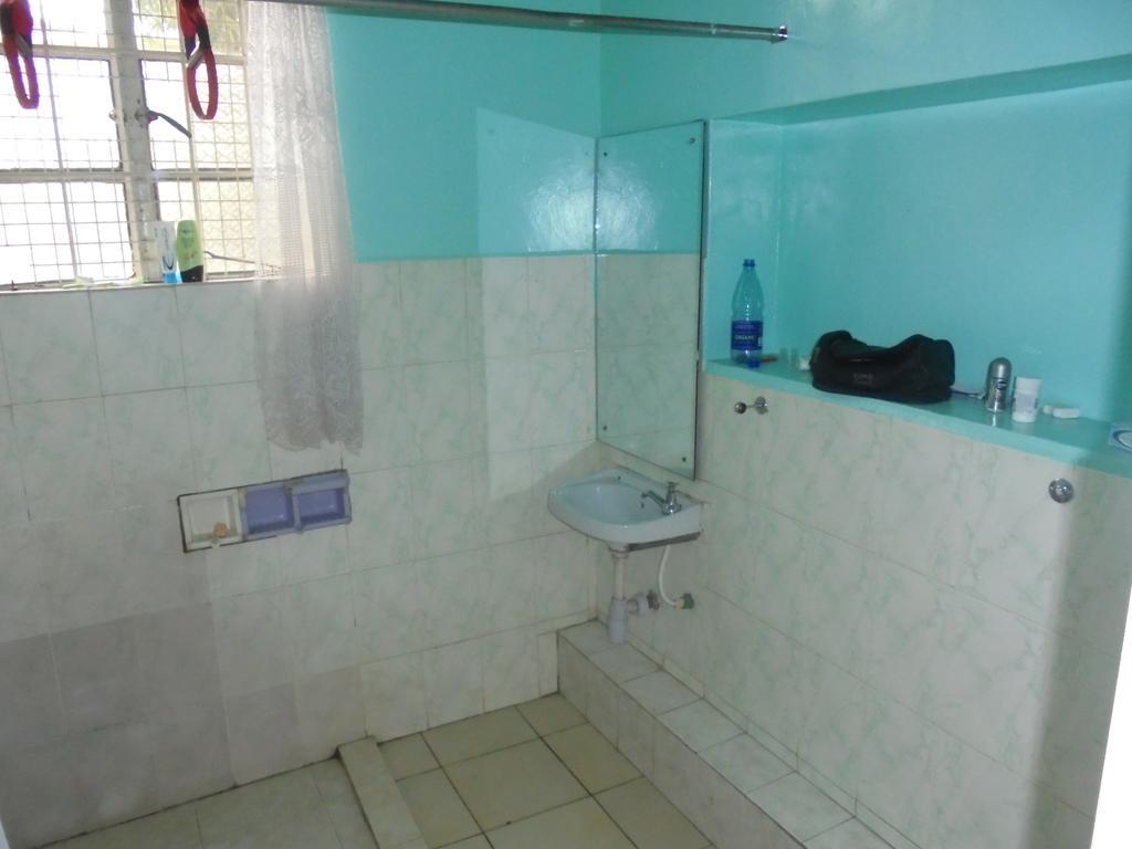 Guest house Angaza