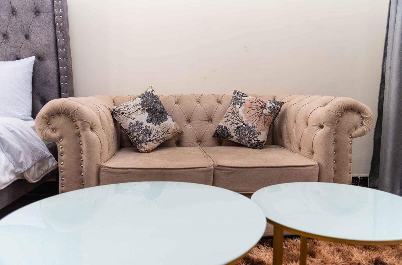 Springstone Studio Rm 19