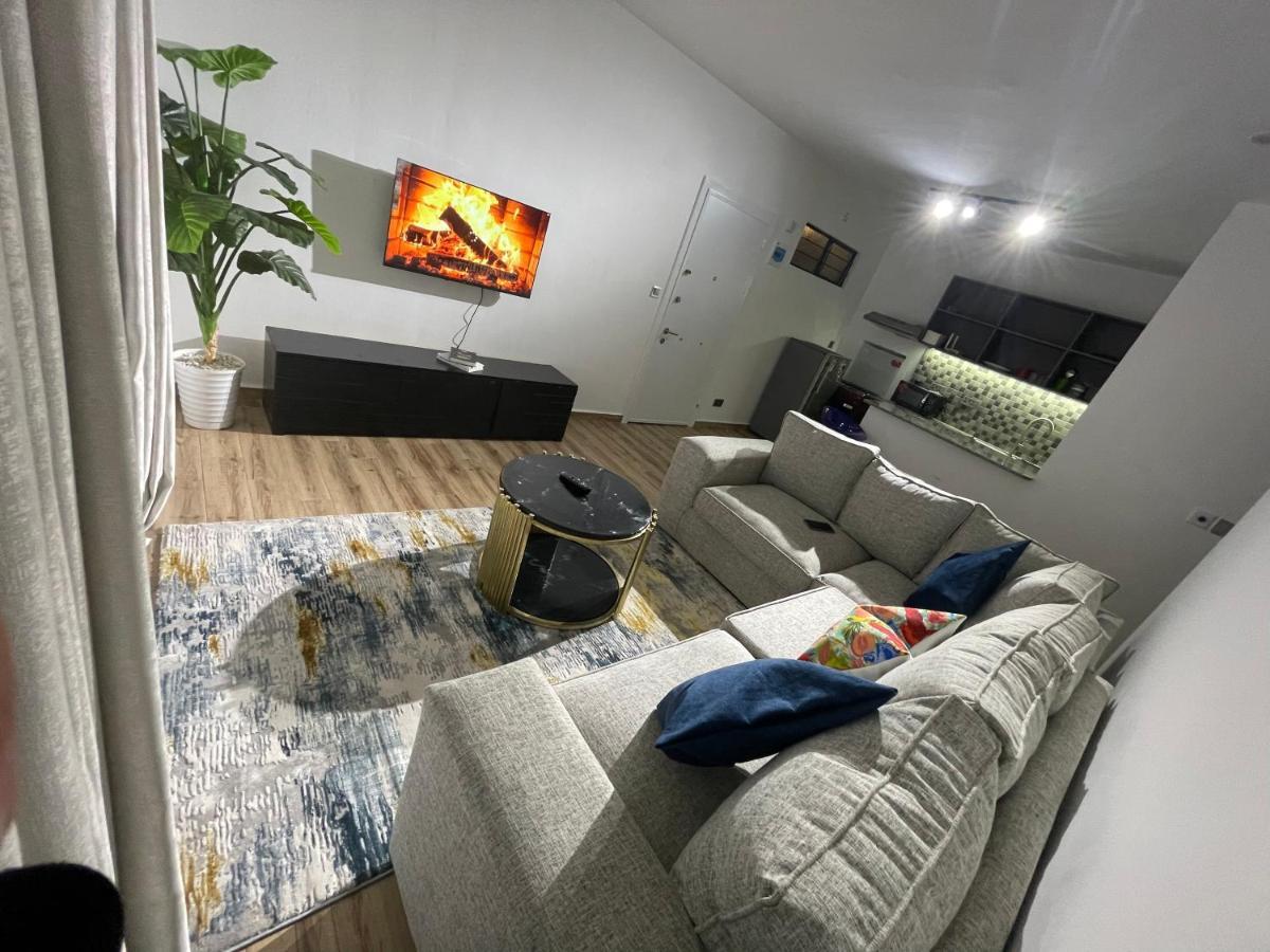 La Maison Ii- Two Bedroom In Tatu City,