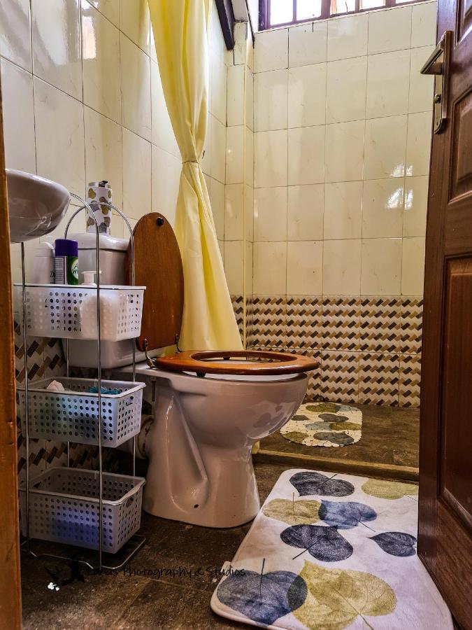 The Annex At 64 : Cozy, Rustic Cottage/treehouse * Nairobi