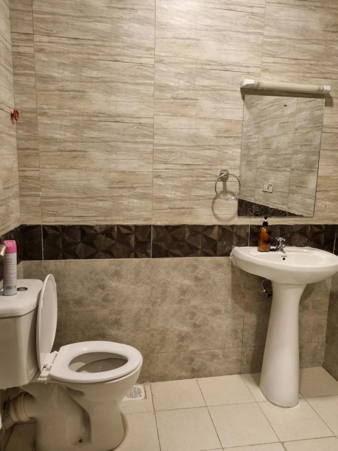 Chic Homes Jkia - Cozy Homes Near Jkia And Sgr Apartment