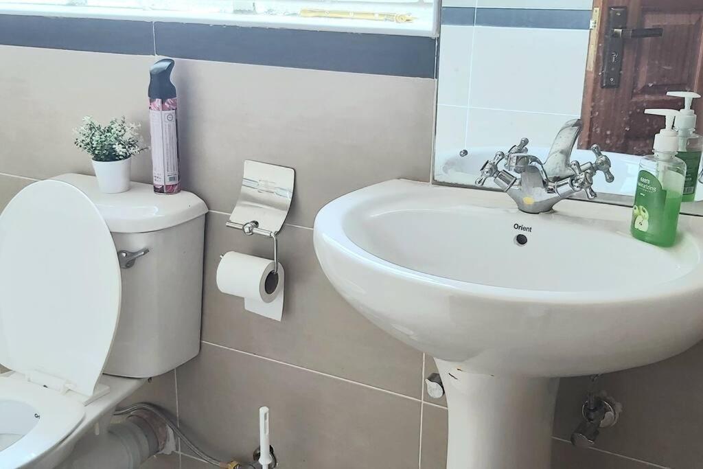 Modern &homely Guest W/free Parking In Karen Apartment *