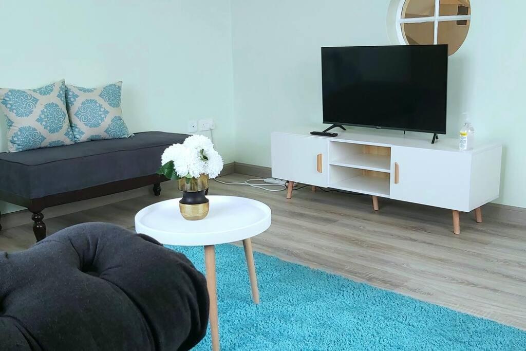 Apartment Modern &homely Guest W/free Parking In Karen