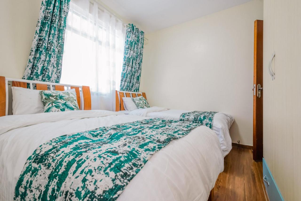 Tropical Themed 3br And Dsq Apartment *