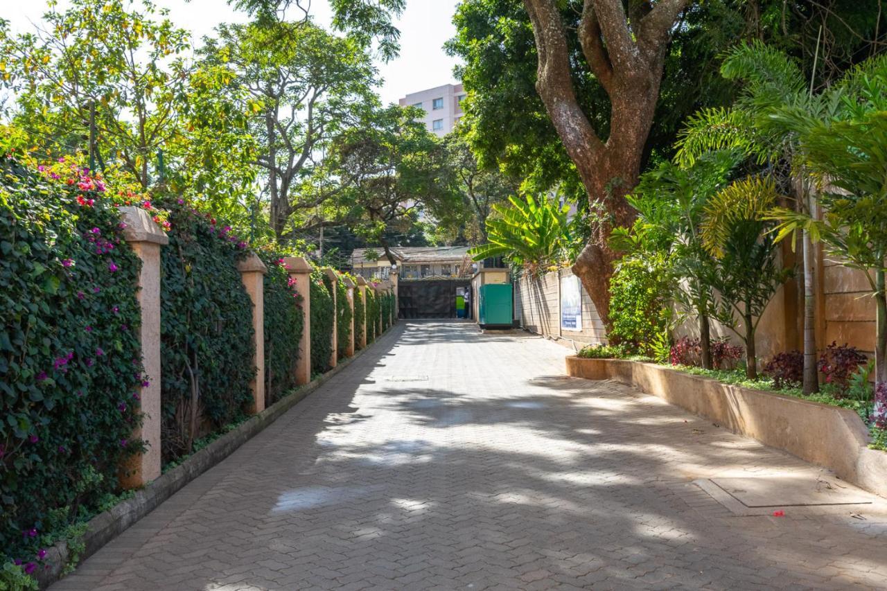 Tropical Themed 3br And Dsq Nairobi