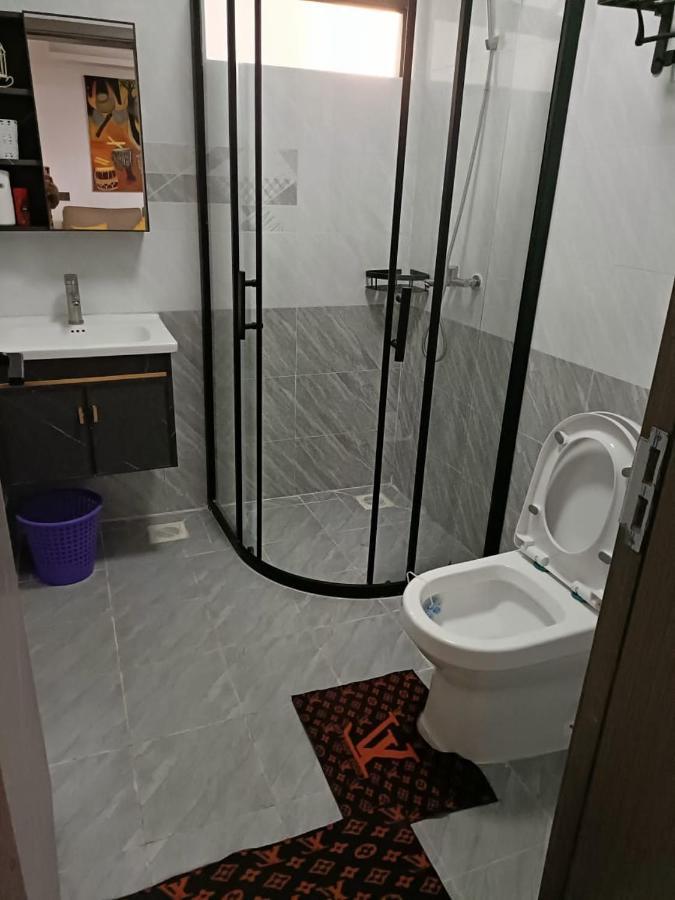 Royal Gardens Apartment *