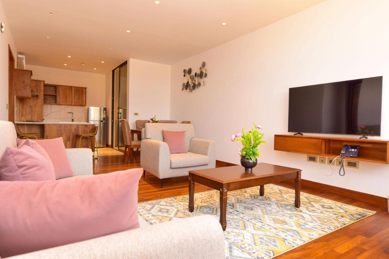 Apartment Broadwalk Residency