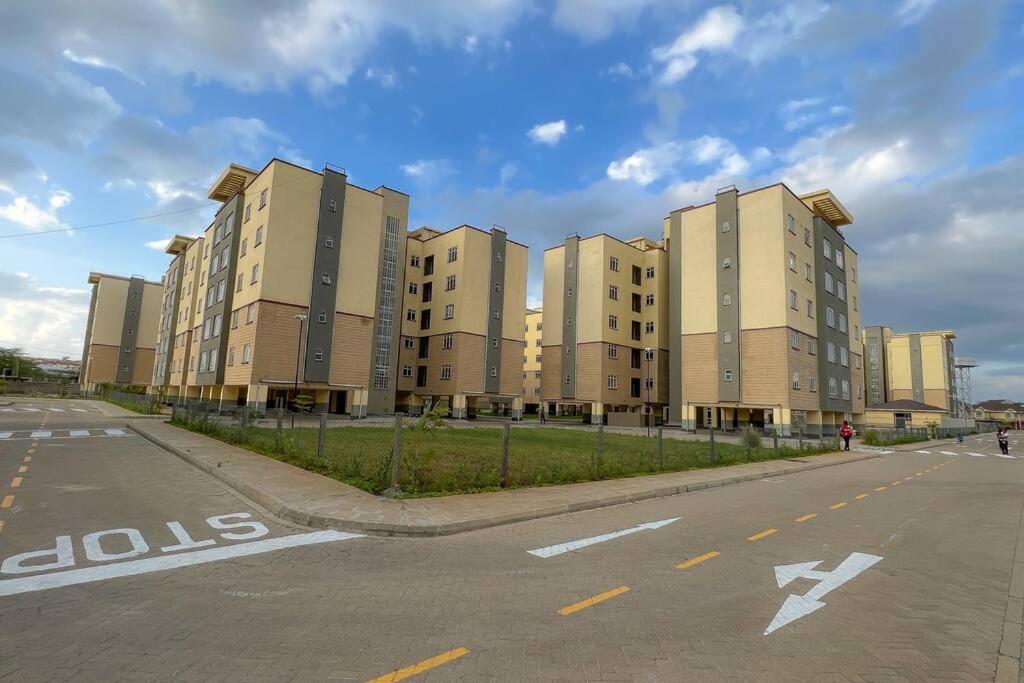 Jkia Crystal Rivers With A Pool And Mall Apartment