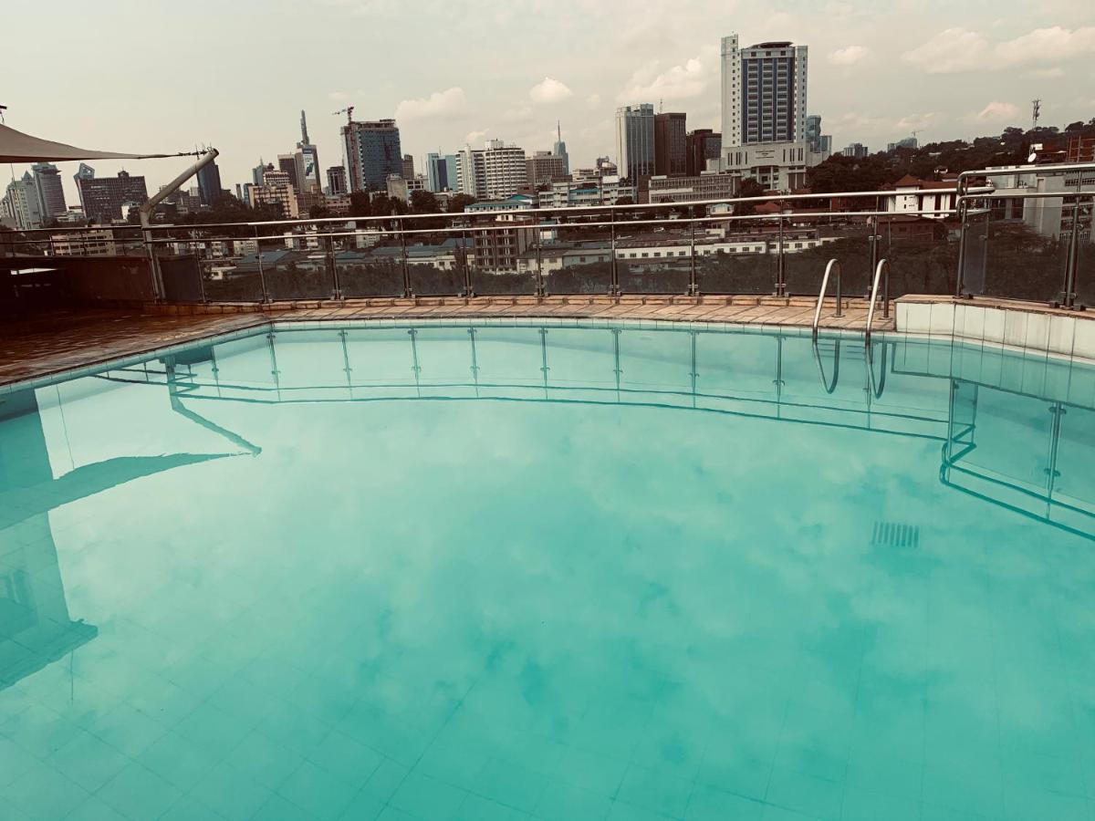 Urban City Studio W/ Scenic Rooftop Pool Apartment *