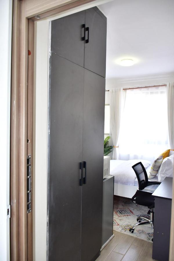Elegant Studio *