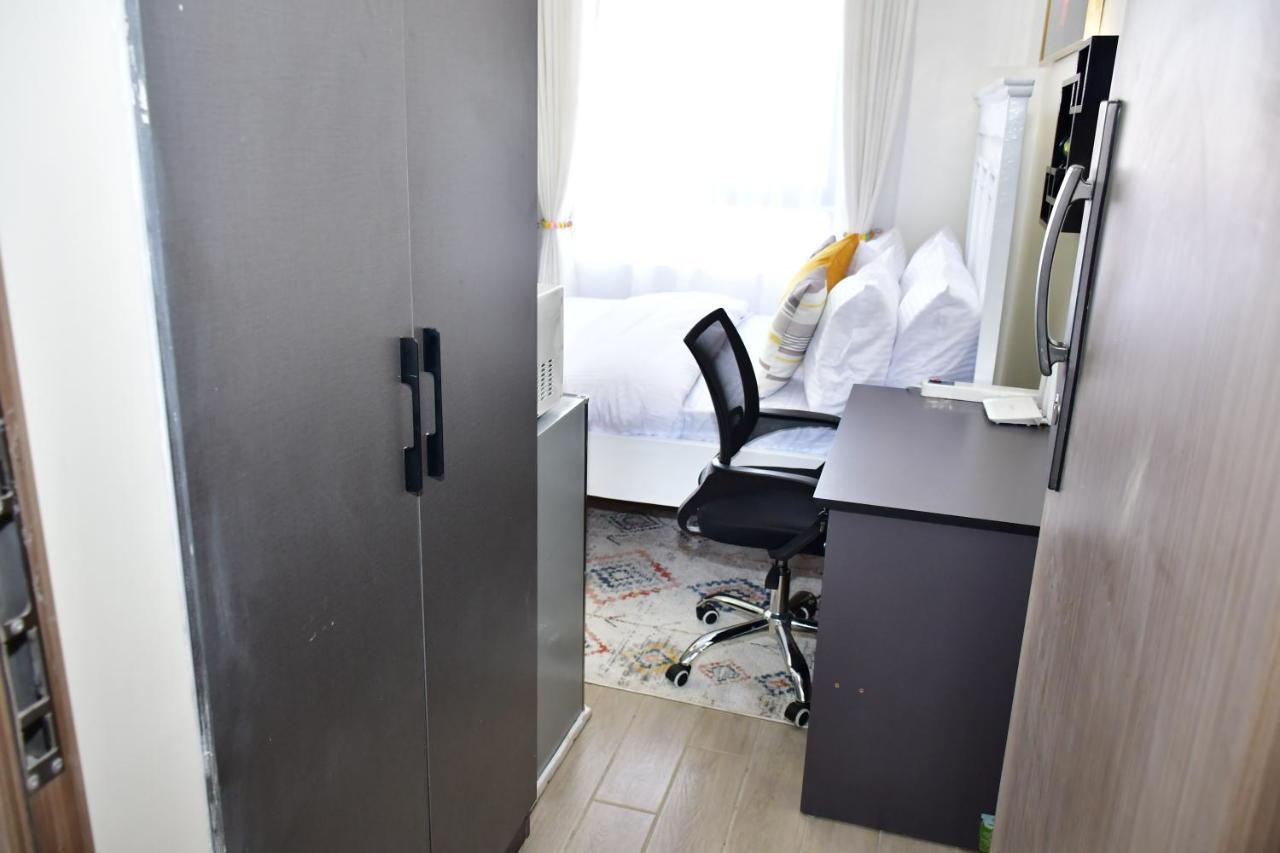 Elegant Studio *