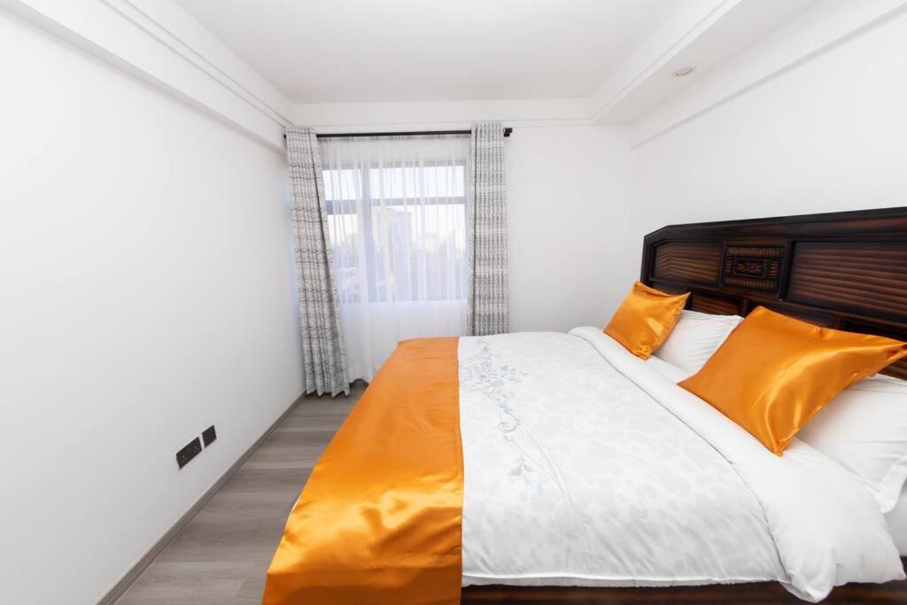 Kilimani Executive 2 Bedroom With Gym Apartment *