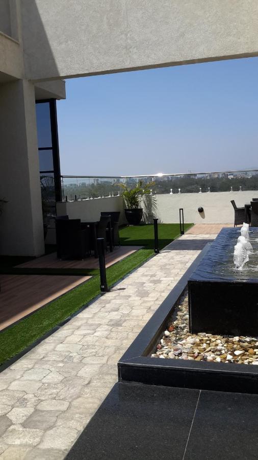 Oakley Apartment- By Tito Homes