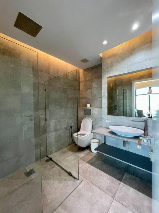 Apartment View Nestled In The Heart Of Nbo *