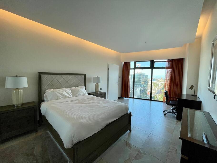 View Nestled In The Heart Of Nbo Apartment *