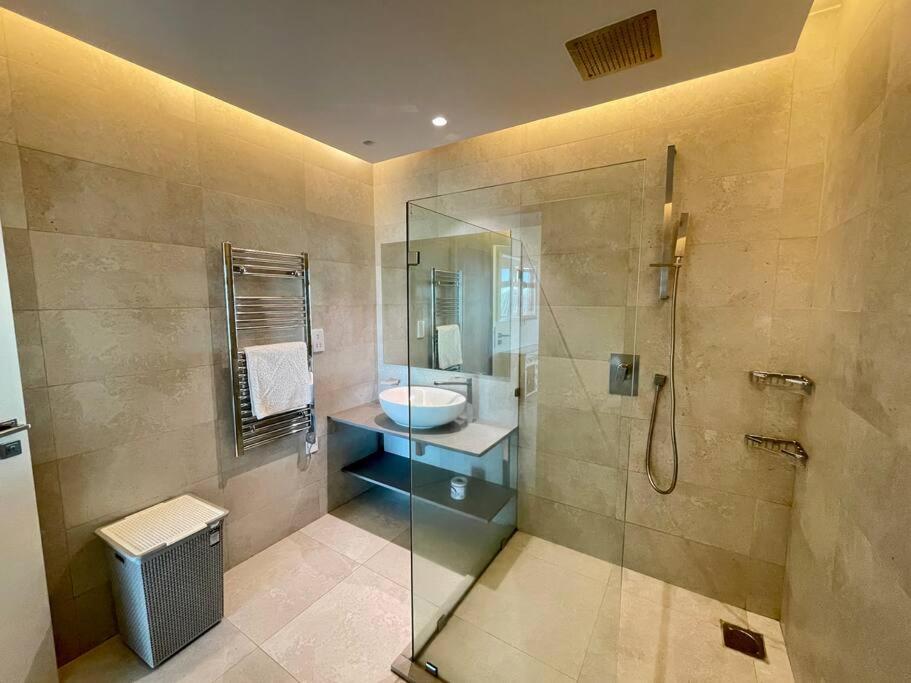 View Nestled In The Heart Of Nbo Apartment *