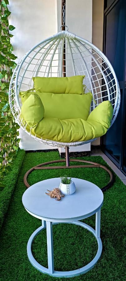 Tropical Themed 3br And Dsq *