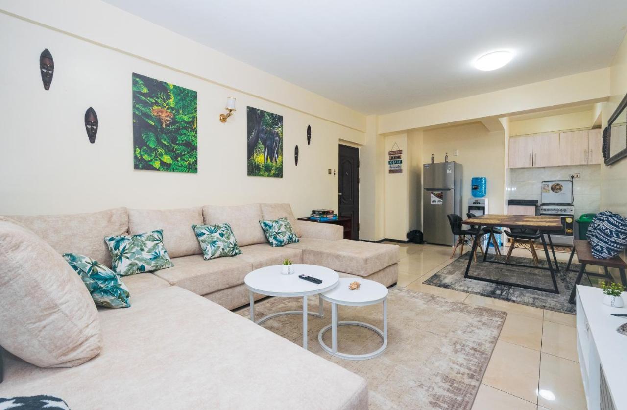 Tropical Themed 3br And Dsq Apartment