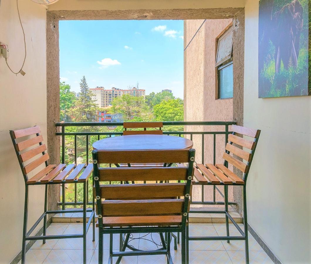 Tropical Themed 3br And Dsq Apartment Nairobi